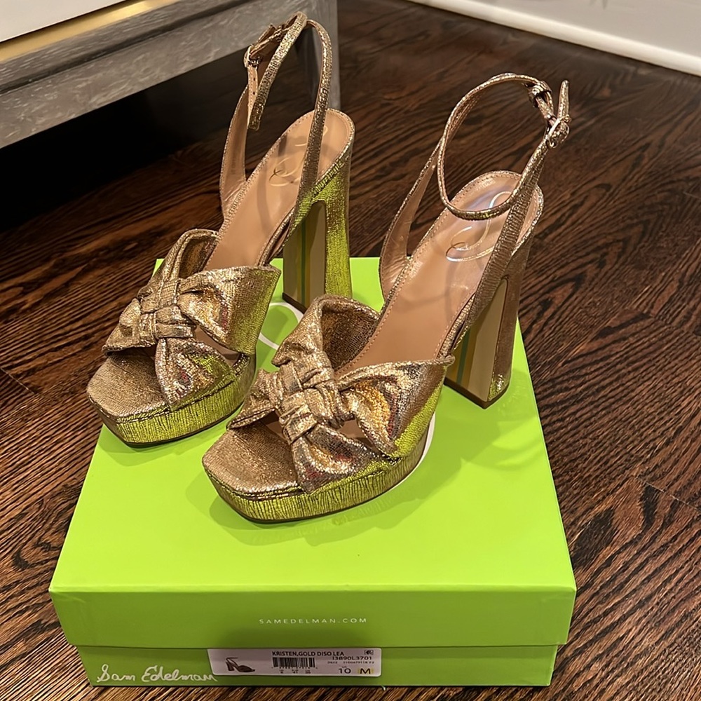 NWT IN BOX Sam Edelman Kristen heels. Gold disco. Size 10.